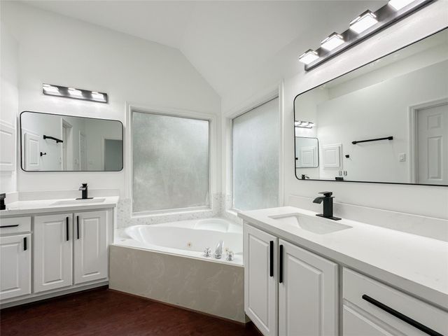 93 N Acacia Park Circle, The Woodlands, TX 77382