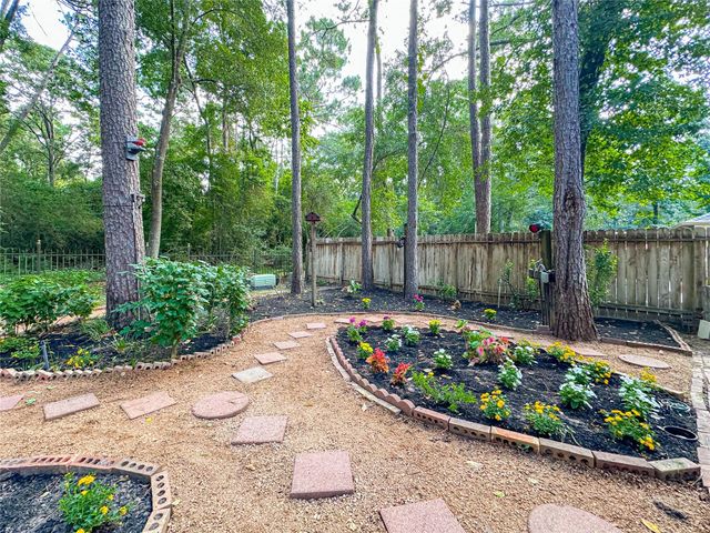 93 N Acacia Park Circle, The Woodlands, TX 77382