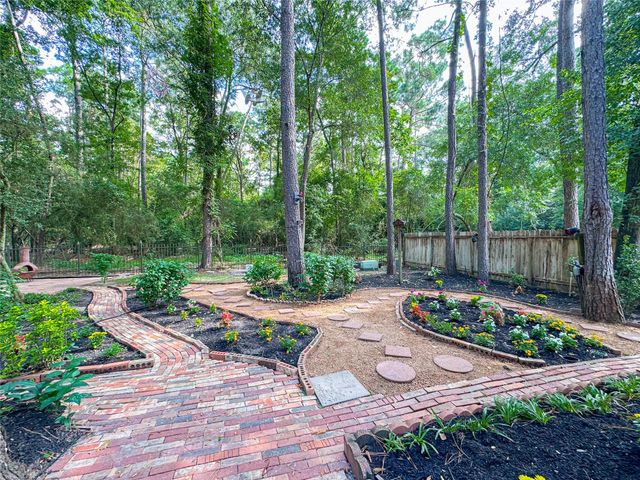 93 N Acacia Park Circle, The Woodlands, TX 77382