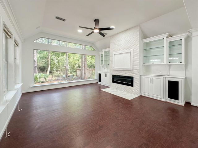 93 N Acacia Park Circle, The Woodlands, TX 77382