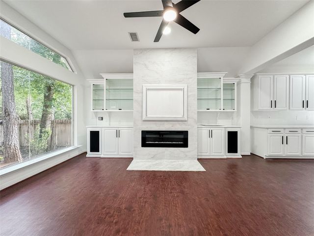 93 N Acacia Park Circle, The Woodlands, TX 77382