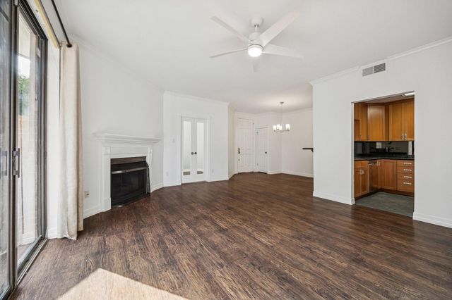 5200 Weslayan Street 101, Houston, TX 77005