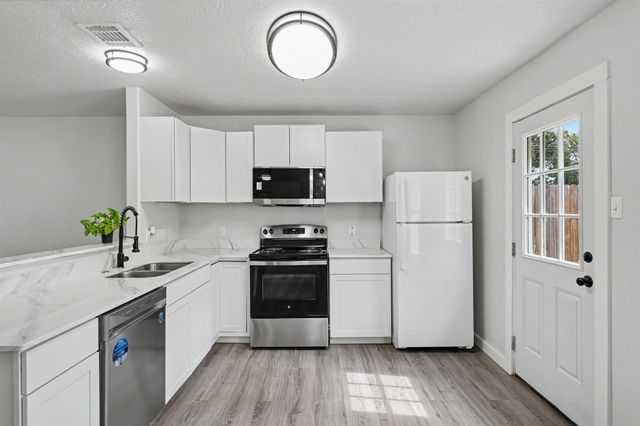 5540 N Buffalo Cir, Willis, TX 77378