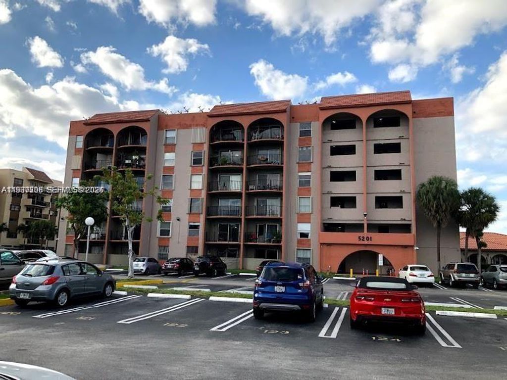 5201 NW 7th Street 314, Miami, FL 33126