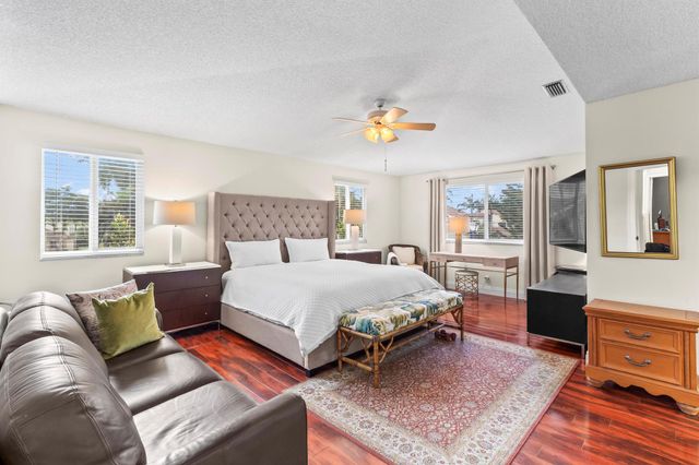 6700 Via Regina, Boca Raton, FL 33433