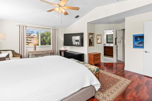 6700 Via Regina, Boca Raton, FL 33433