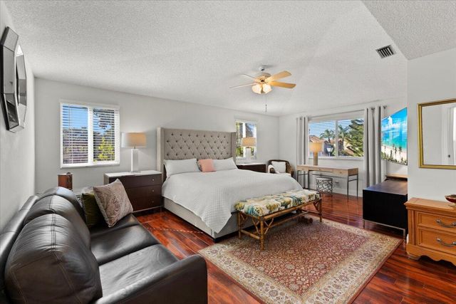 6700 Via Regina, Boca Raton, FL 33433