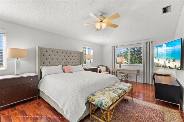 6700 Via Regina, Boca Raton, FL 33433