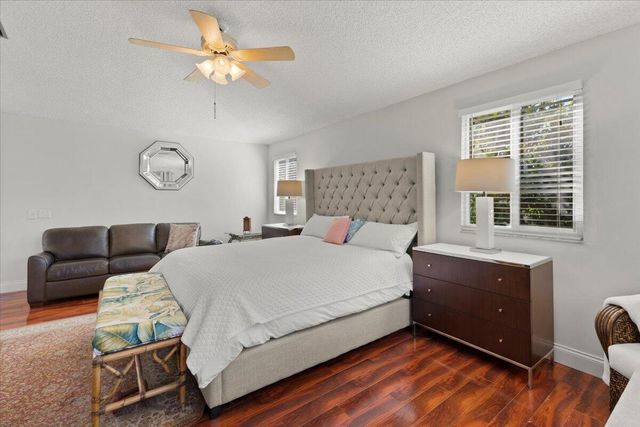 6700 Via Regina, Boca Raton, FL 33433