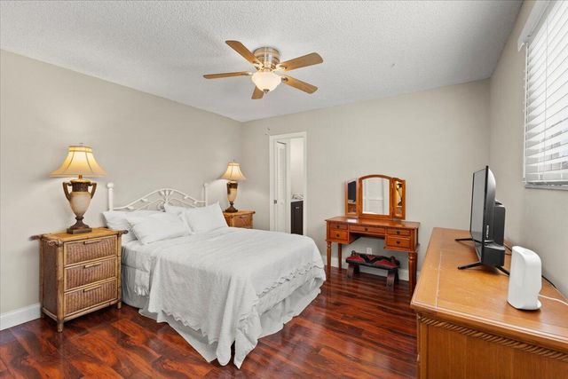 6700 Via Regina, Boca Raton, FL 33433