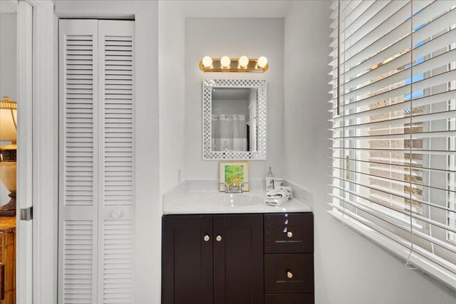 6700 Via Regina, Boca Raton, FL 33433