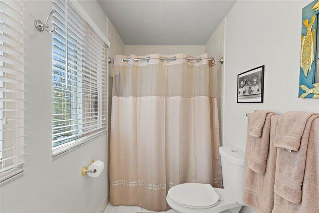 6700 Via Regina, Boca Raton, FL 33433