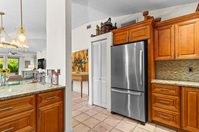 6700 Via Regina, Boca Raton, FL 33433