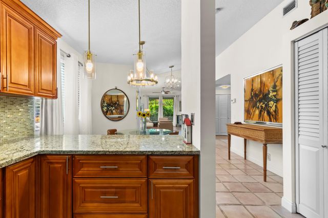 6700 Via Regina, Boca Raton, FL 33433