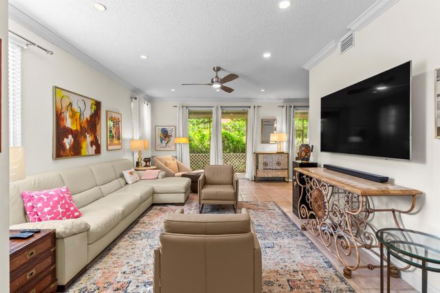 6700 Via Regina, Boca Raton, FL 33433