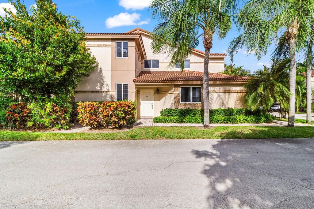 6700 Via Regina, Boca Raton, FL 33433