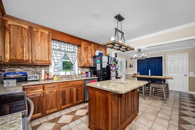 822 River Ranch Rd, Shelbyville, TN 37160