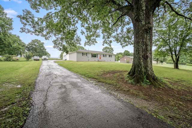 822 River Ranch Rd, Shelbyville, TN 37160