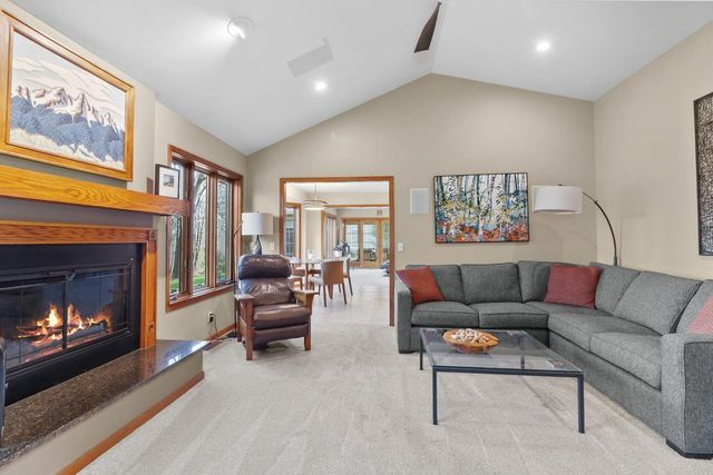 N7365 Nine Indian TRAIL, Elkhorn, WI 53121