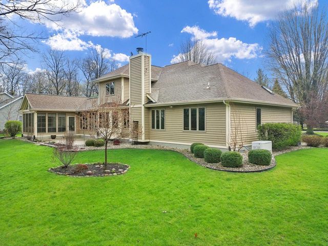 N7365 Nine Indian TRAIL, Elkhorn, WI 53121