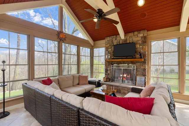 N7365 Nine Indian TRAIL, Elkhorn, WI 53121