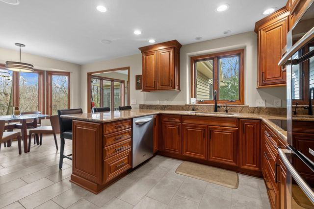 N7365 Nine Indian TRAIL, Elkhorn, WI 53121