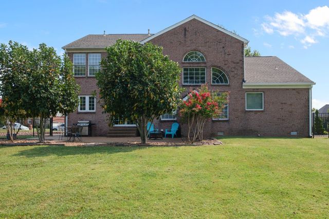 508 Five Oaks Blvd, Lebanon, TN 37087