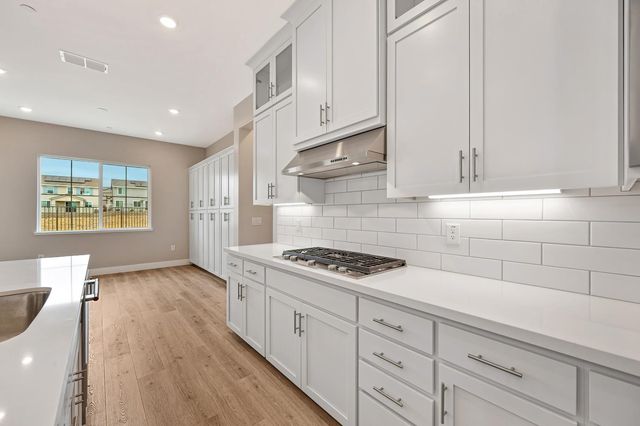 1324 Bear Creek Dr, Rocklin, CA 95765