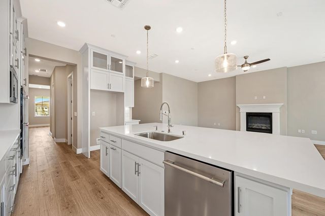 1324 Bear Creek Dr, Rocklin, CA 95765