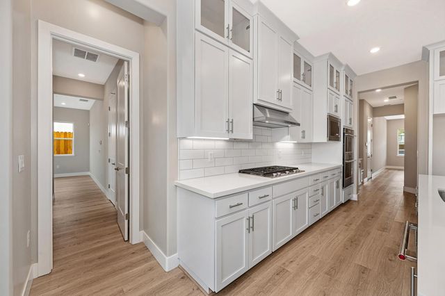 1324 Bear Creek Dr, Rocklin, CA 95765