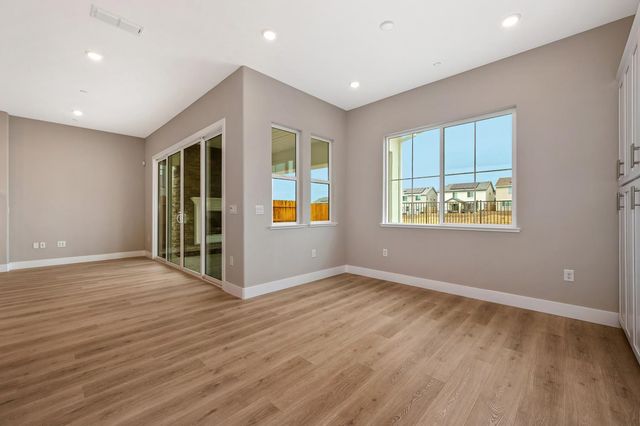1324 Bear Creek Dr, Rocklin, CA 95765