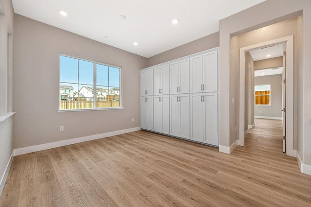 1324 Bear Creek Dr, Rocklin, CA 95765