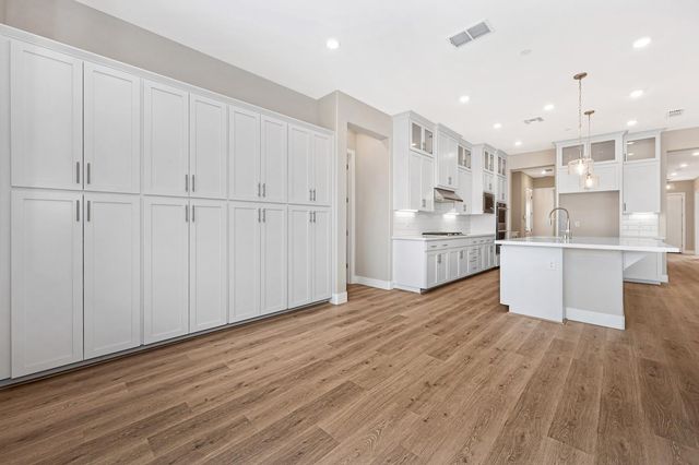 1324 Bear Creek Dr, Rocklin, CA 95765