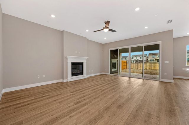 1324 Bear Creek Dr, Rocklin, CA 95765