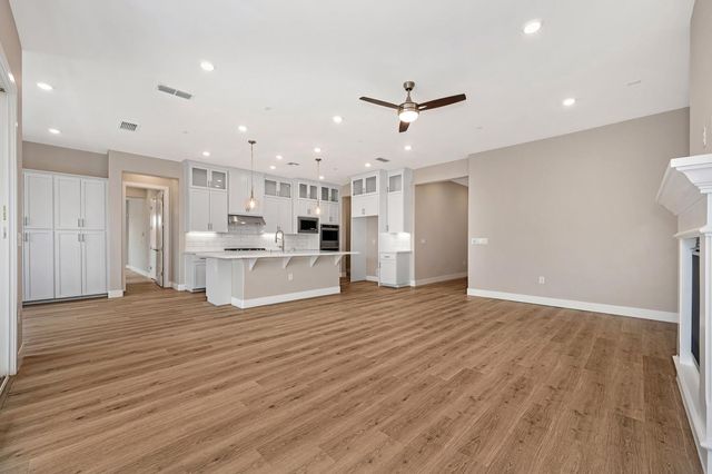 1324 Bear Creek Dr, Rocklin, CA 95765