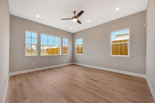 1324 Bear Creek Dr, Rocklin, CA 95765