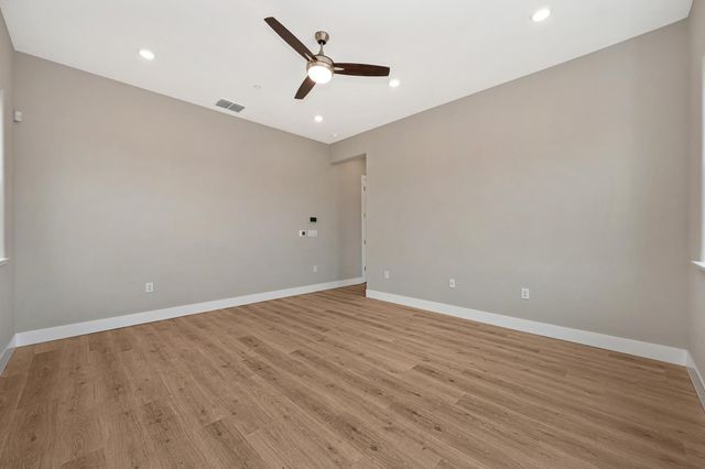 1324 Bear Creek Dr, Rocklin, CA 95765
