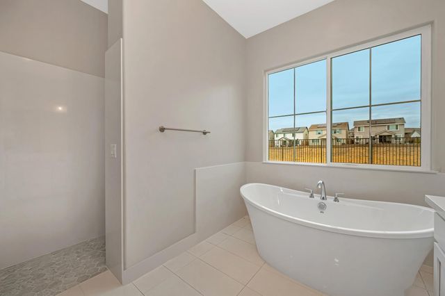 1324 Bear Creek Dr, Rocklin, CA 95765