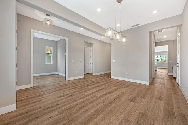 1324 Bear Creek Dr, Rocklin, CA 95765