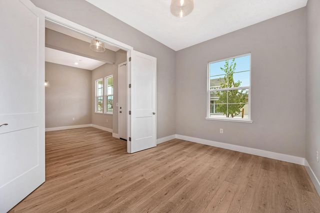 1324 Bear Creek Dr, Rocklin, CA 95765