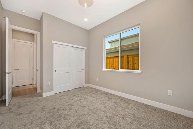 1324 Bear Creek Dr, Rocklin, CA 95765