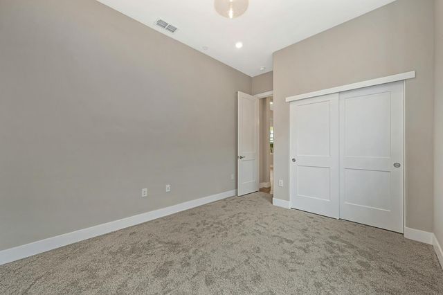 1324 Bear Creek Dr, Rocklin, CA 95765