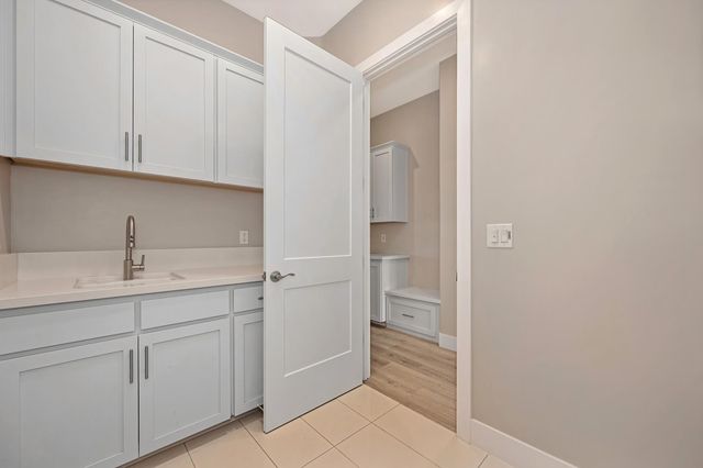 1324 Bear Creek Dr, Rocklin, CA 95765