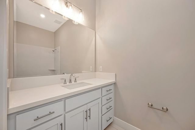 1324 Bear Creek Dr, Rocklin, CA 95765