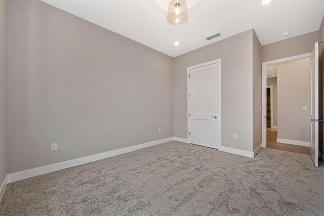1324 Bear Creek Dr, Rocklin, CA 95765