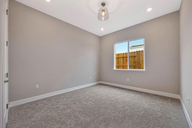 1324 Bear Creek Dr, Rocklin, CA 95765
