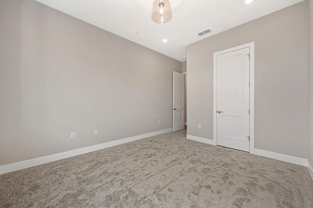 1324 Bear Creek Dr, Rocklin, CA 95765