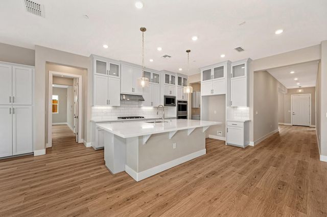 1324 Bear Creek Dr, Rocklin, CA 95765