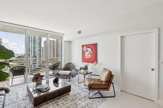 335 S Biscayne Boulevard 1607, Miami, FL 33131