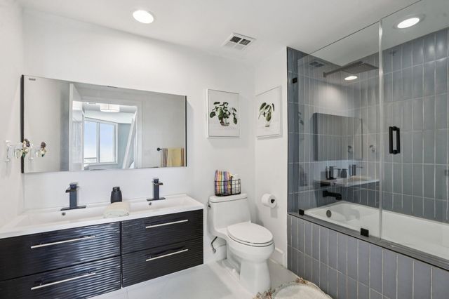 335 S Biscayne Boulevard 1607, Miami, FL 33131